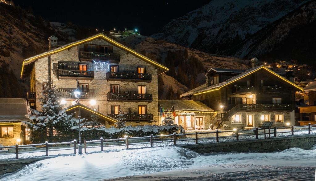 Petit Hotel Cogne Exterior photo